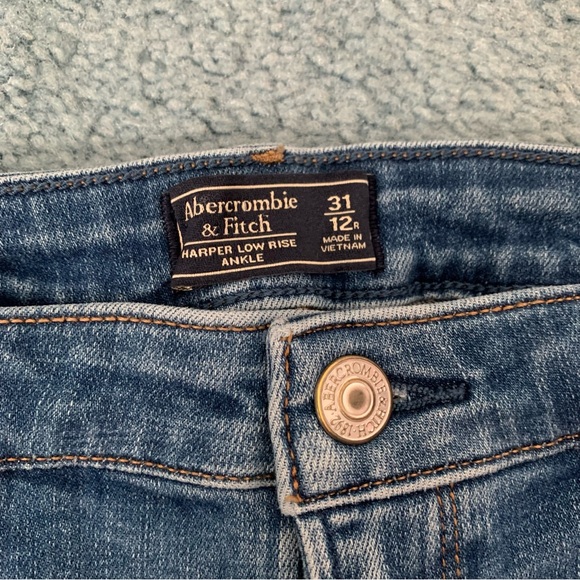 Abercrombie & Fitch Harper Low Rise Ankle Skinny Jeans - Picture 2 of 3